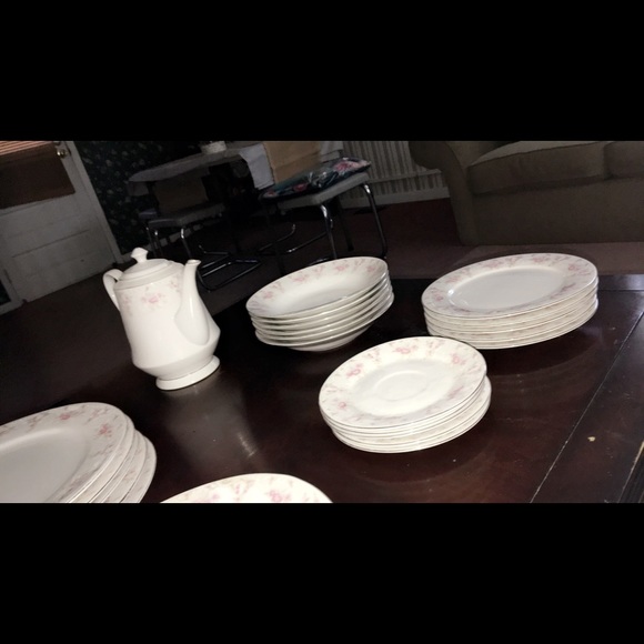 China set - Picture 3 of 4